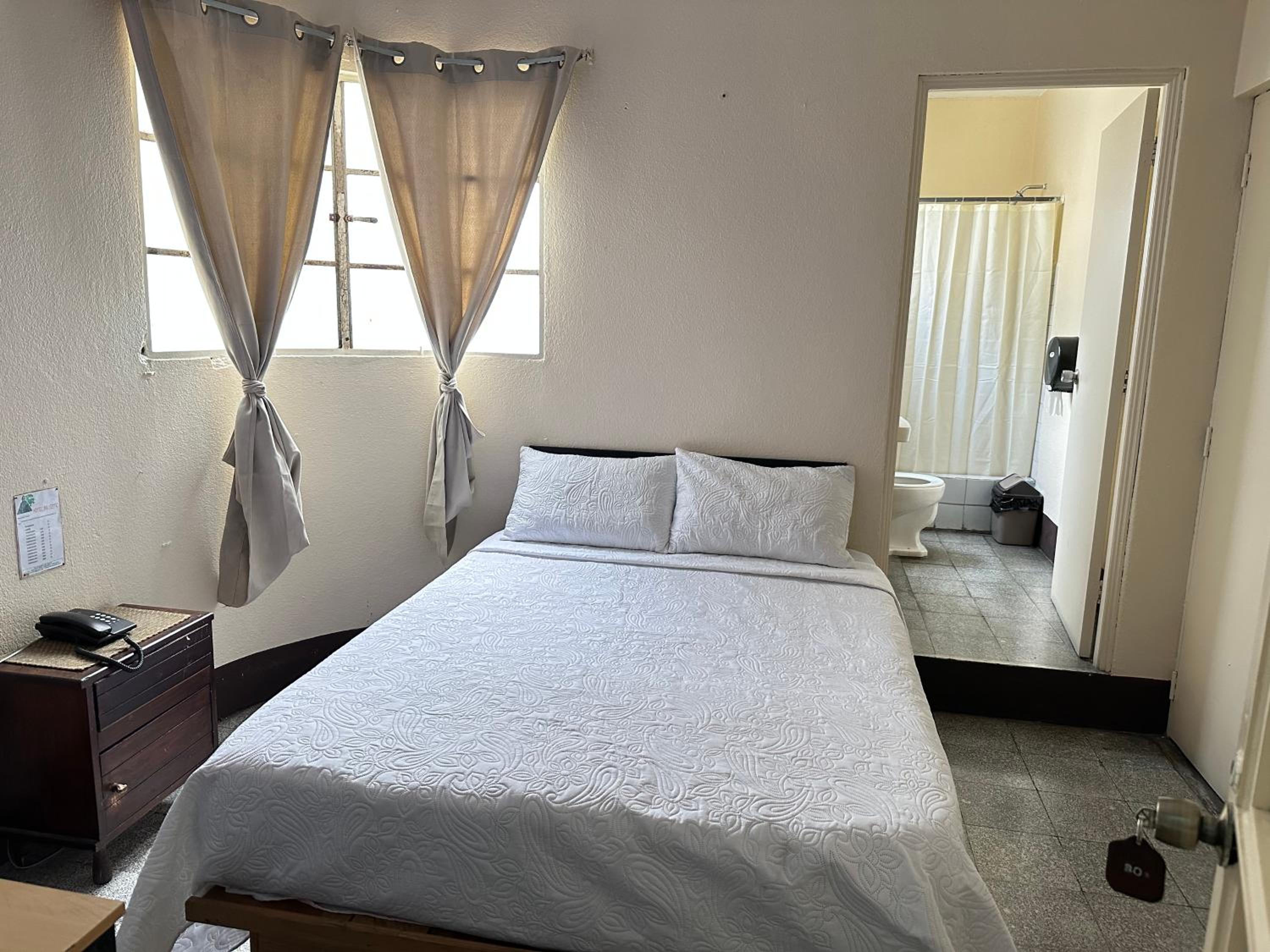 Hotel Mayesstic