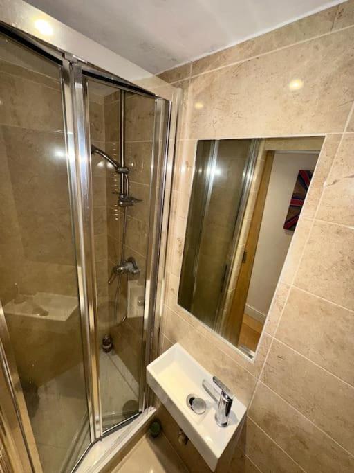 Grade II Listed Balconied 3-Bed Mezzanine Kensington Flat