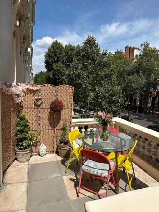 Grade II Listed Balconied 3-Bed Mezzanine Kensington Flat