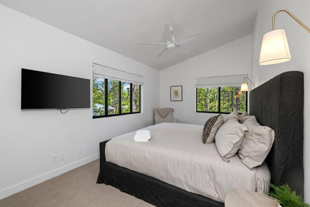 Lux Woodside Haven- A Prescott Retreat