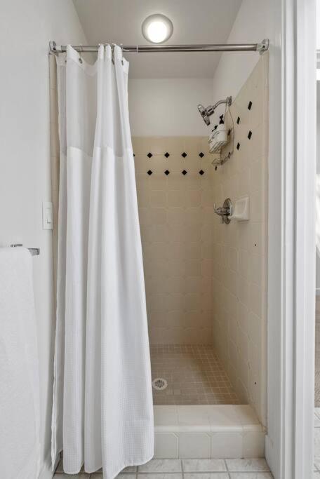 Lux Woodside Haven- A Prescott Retreat