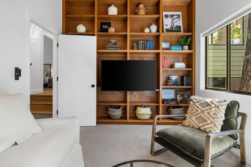 Lux Woodside Haven- A Prescott Retreat