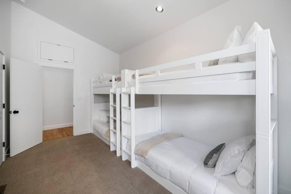 Lux Woodside Haven- A Prescott Retreat