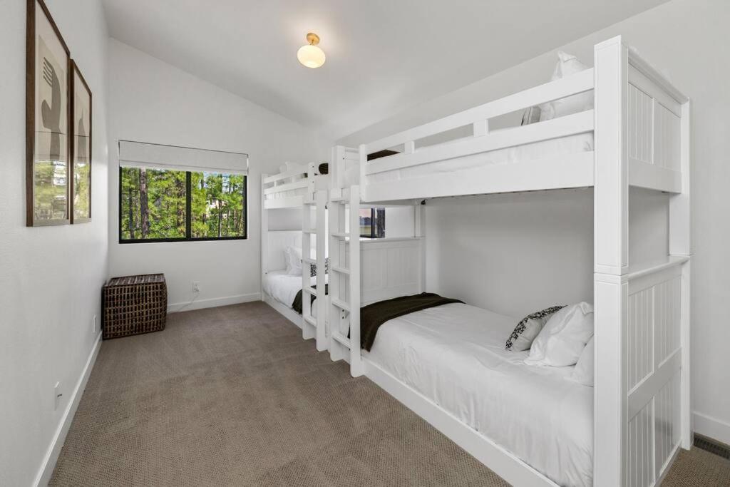 Lux Woodside Haven- A Prescott Retreat