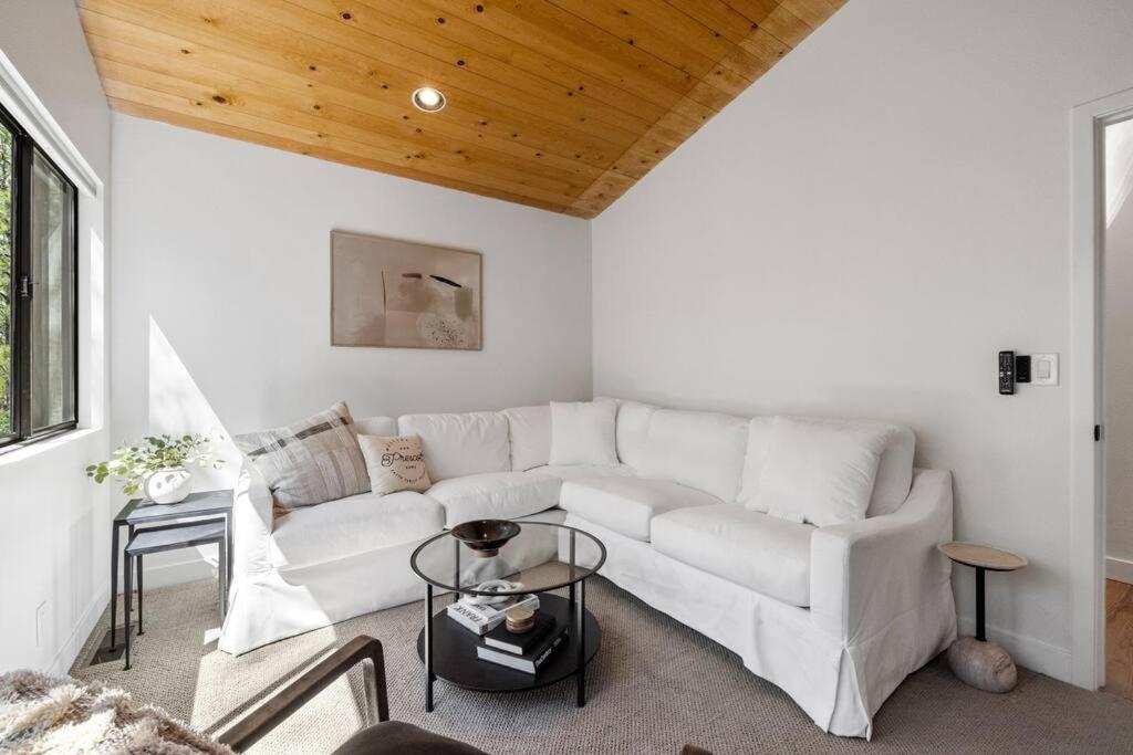 Lux Woodside Haven- A Prescott Retreat
