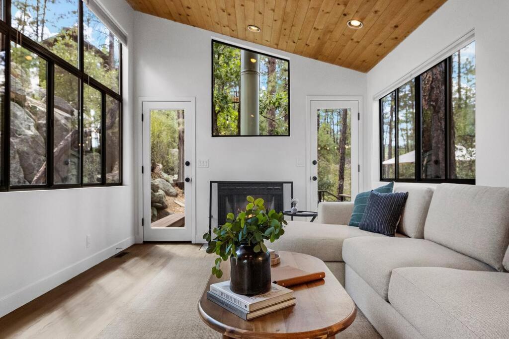 Lux Woodside Haven- A Prescott Retreat