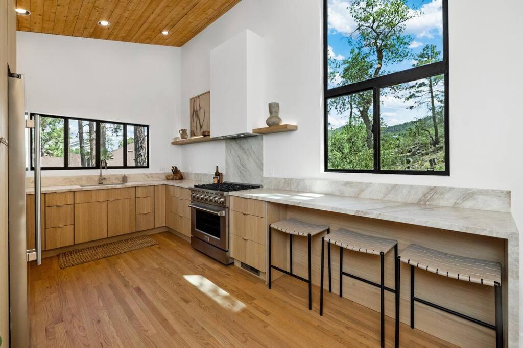 Lux Woodside Haven- A Prescott Retreat