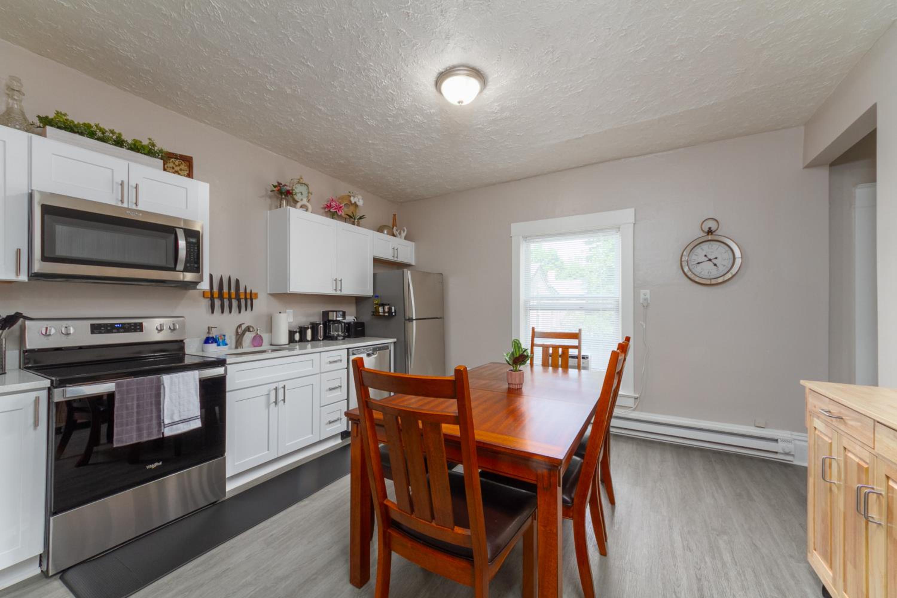 Historic 3 Bed 1 bath Near Downtown Spokane view 4