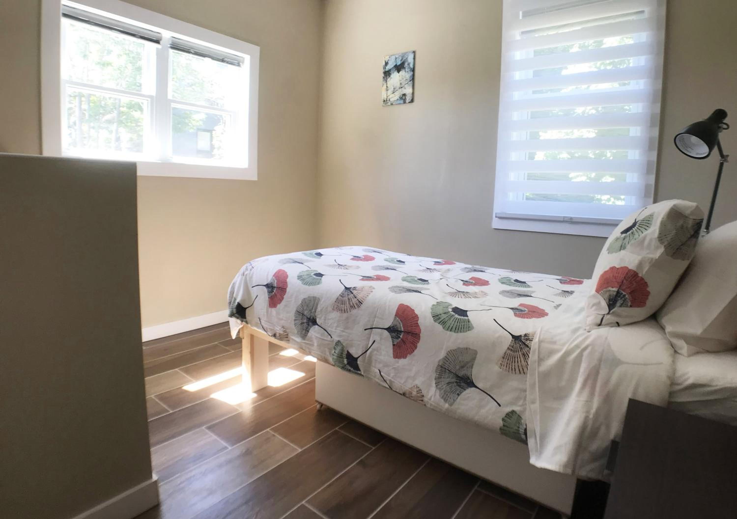 Modern, Cheerful 2BD 1BR Apt+Free parking