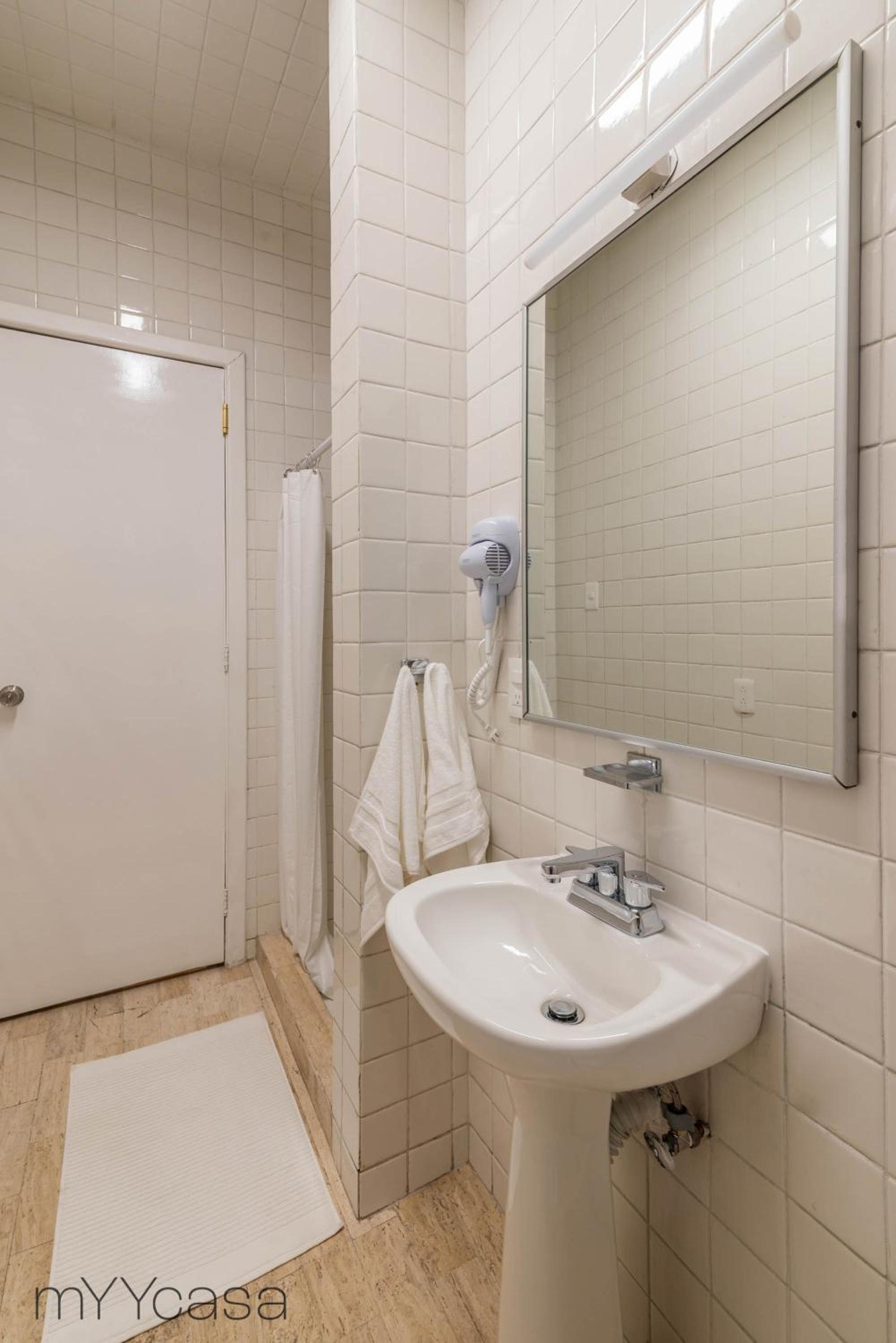 Spacious Apt. w/ Good Lighting in Polanco photo 3
