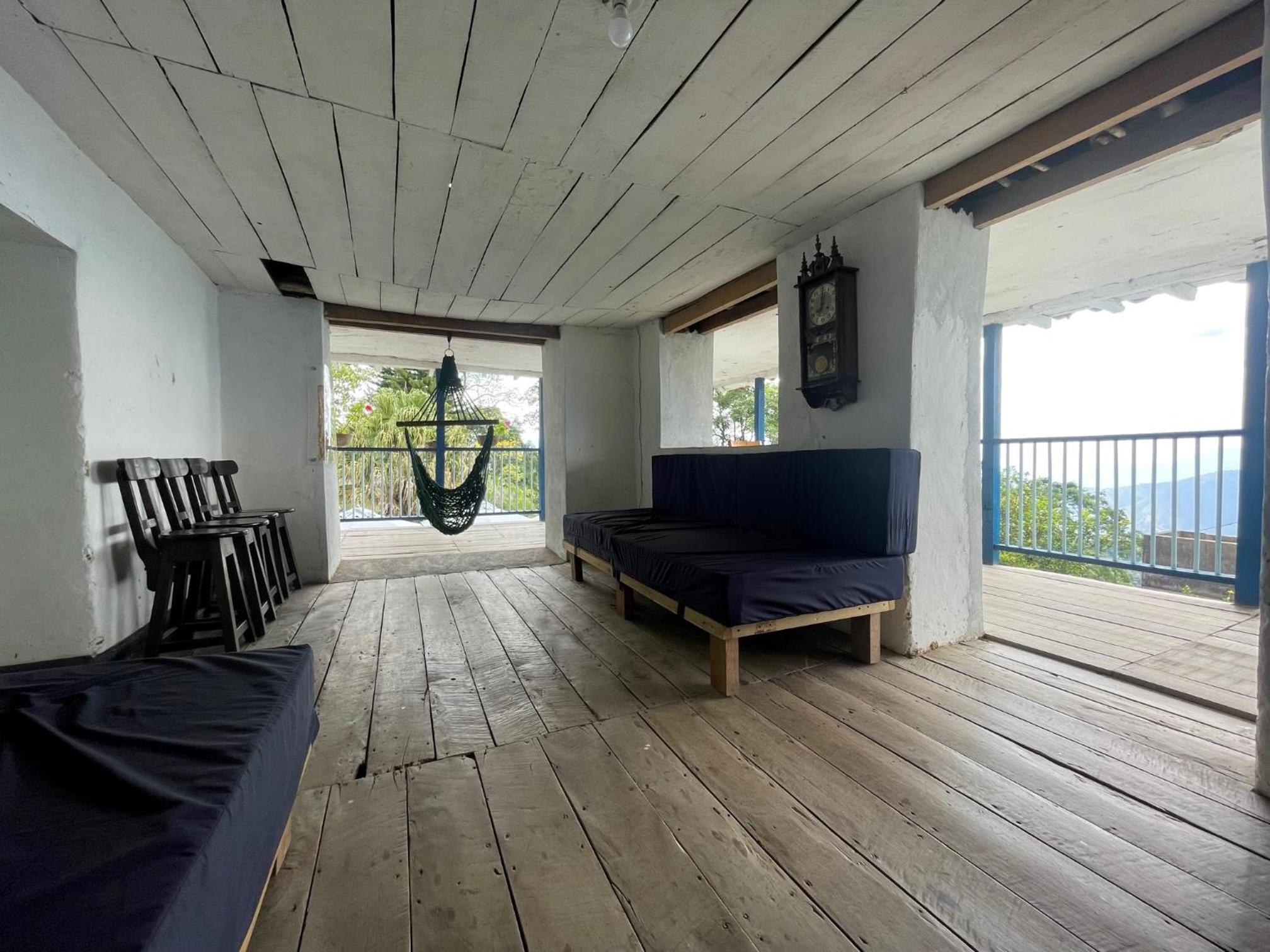 La Peña Abejorral - Hostal de Aventura