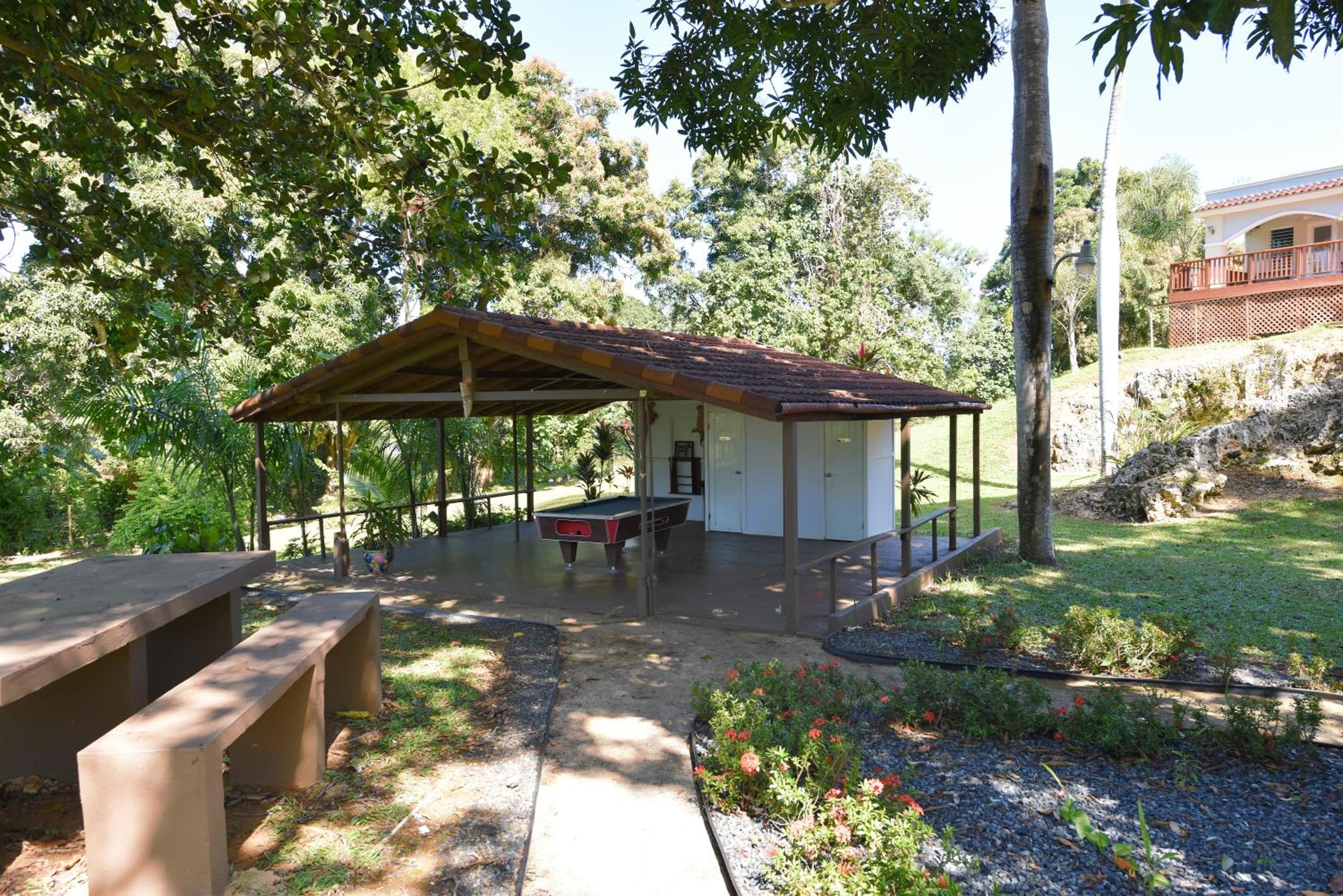 Vacay Villa Sleeps 35 view 3