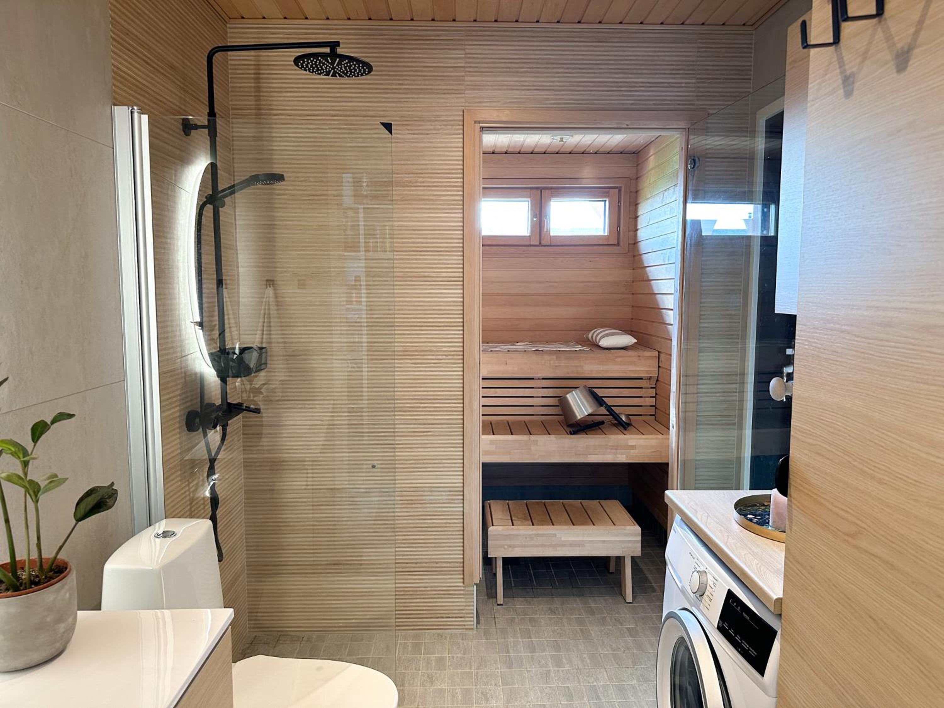 Snow Heaven Suites By BookLapland