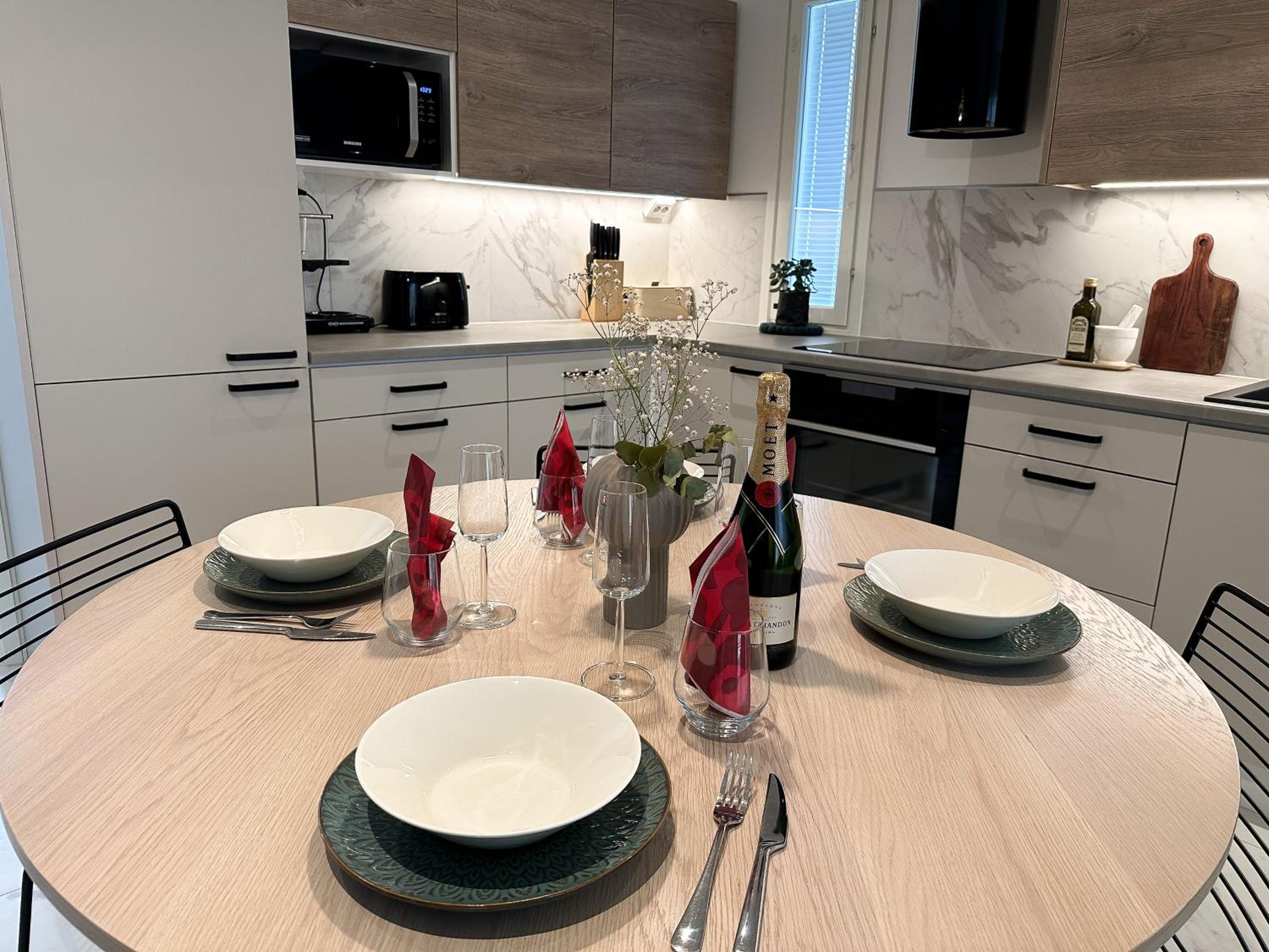 Snow Heaven Suites By BookLapland