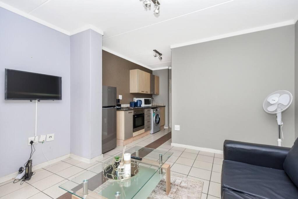 V&S Apartments - Luxury Studio in Fourways, Johannesburg