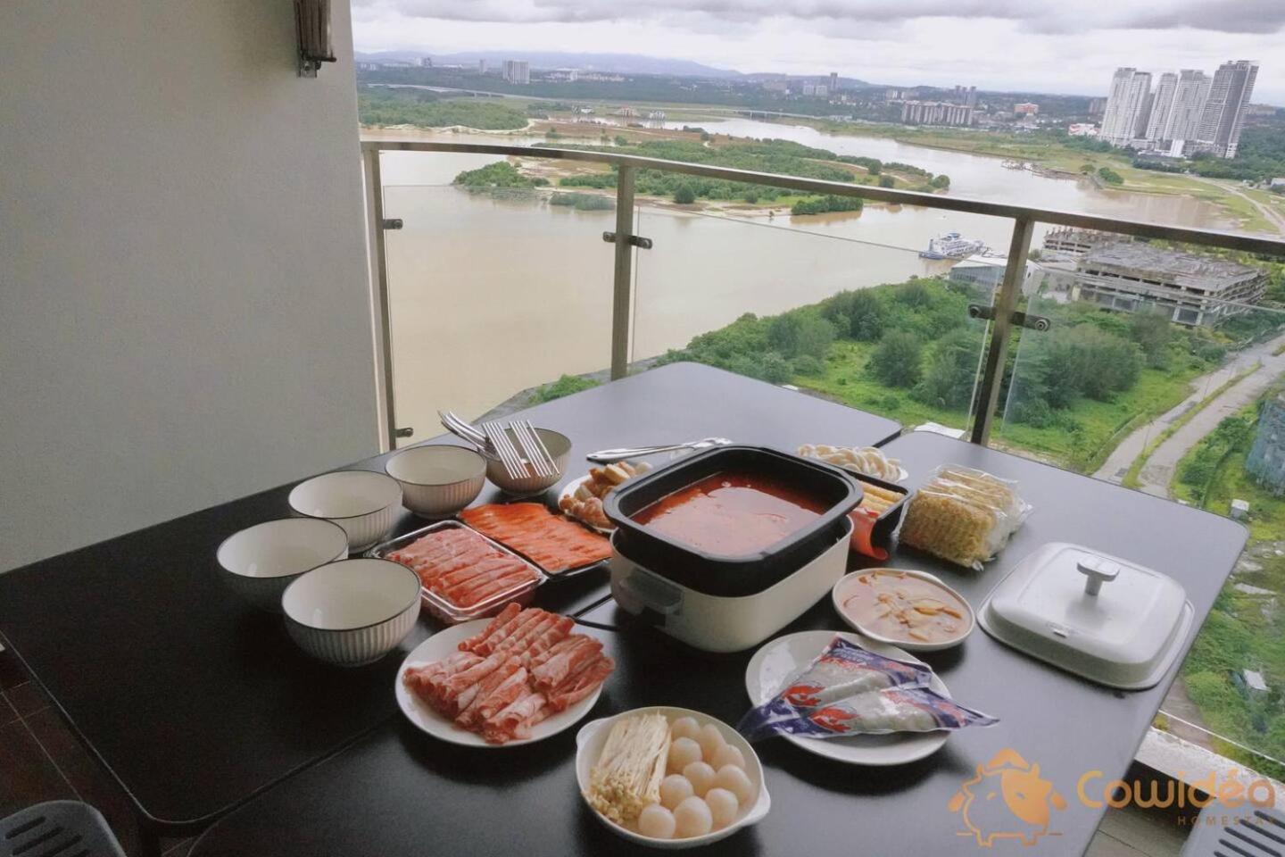 Hotpot In the Sky - RiverView In City by Cowidea