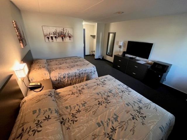 Kirkfield Motor Hotel