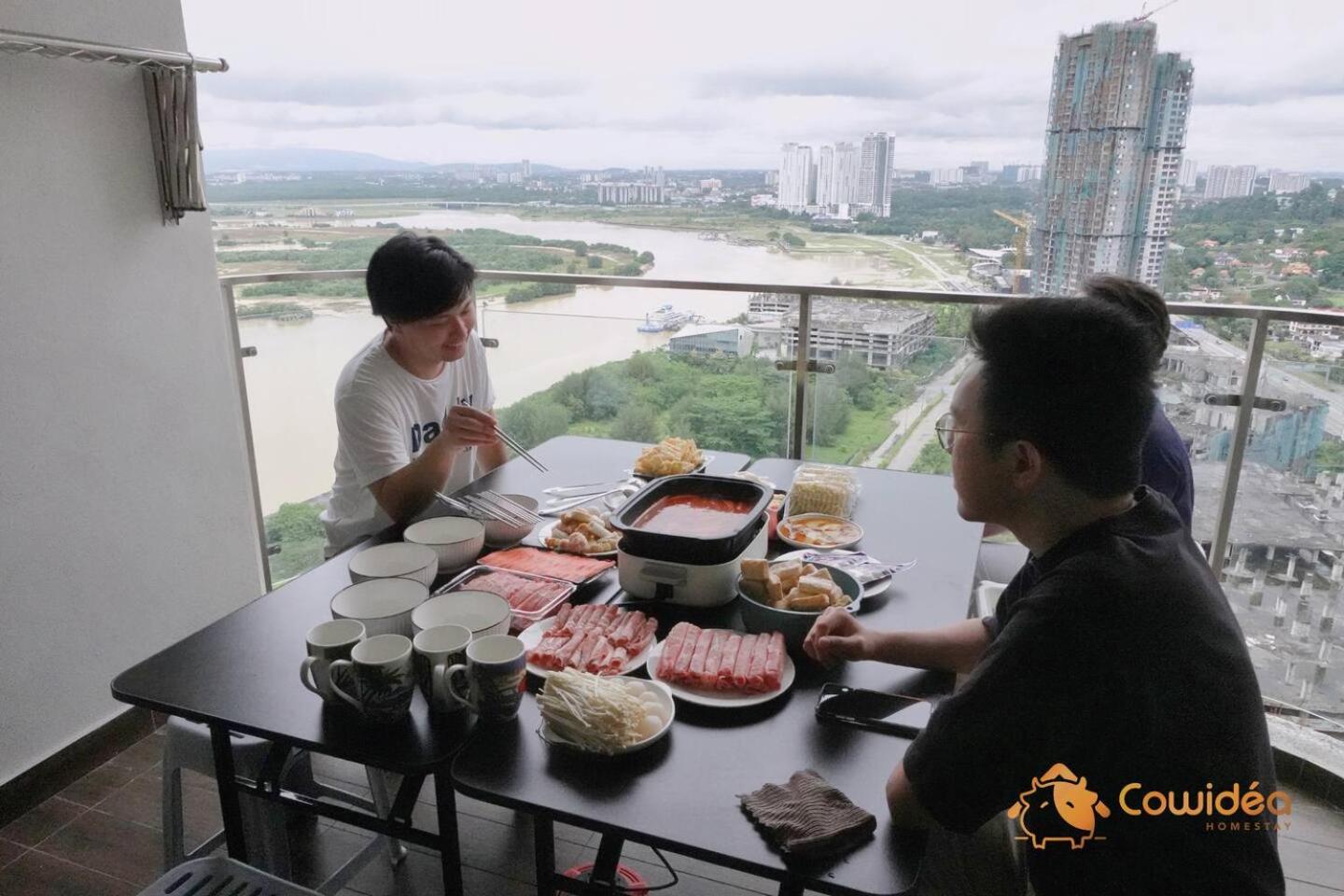 Hotpot In the Sky - RiverView In City by Cowidea