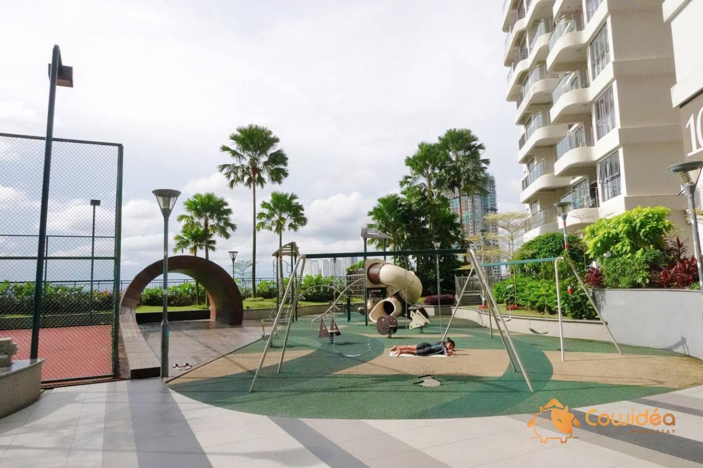 Hotpot In the Sky - RiverView In City by Cowidea