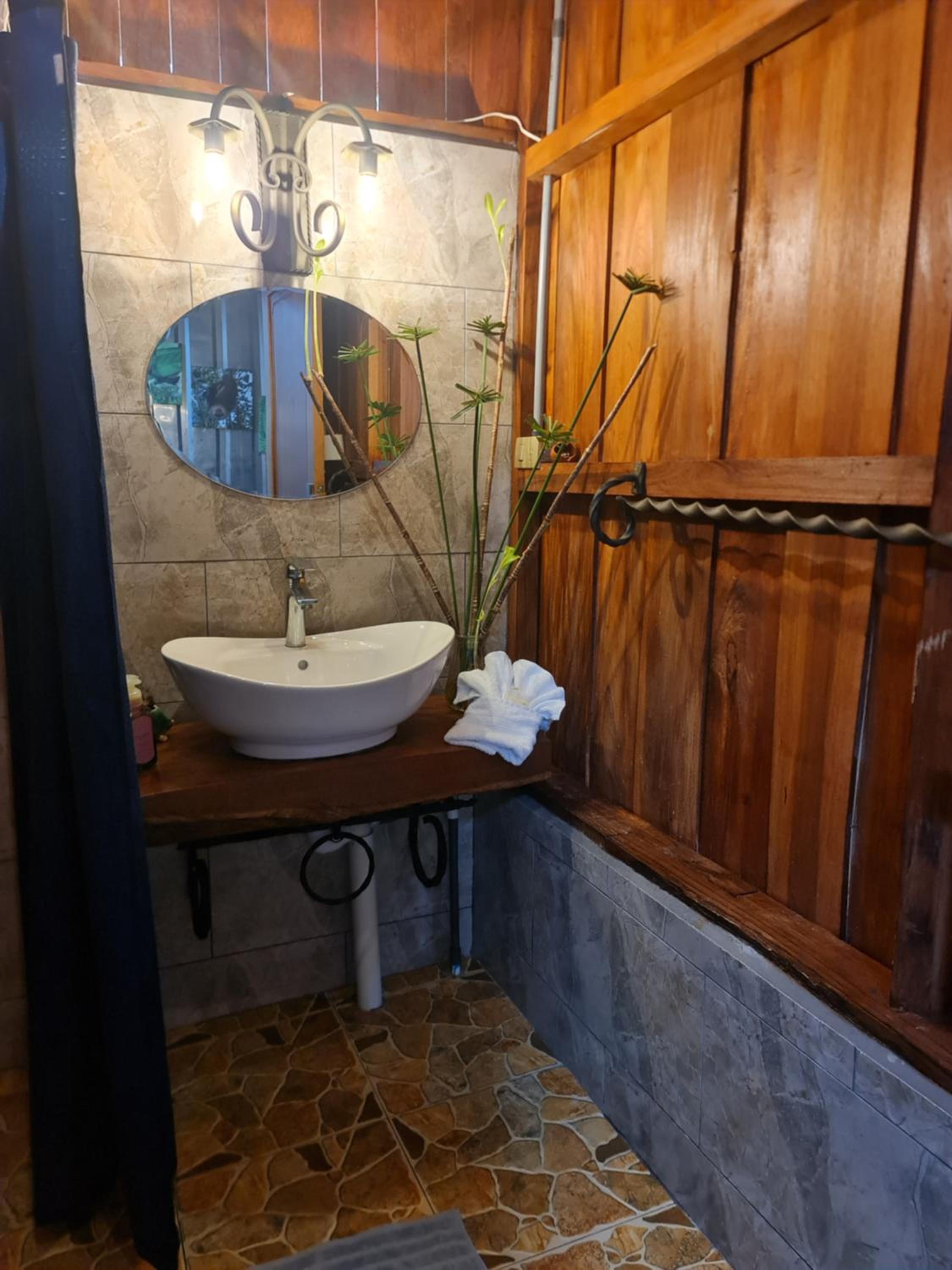 Cabin in La Fortuna : Ceiba Eco Container