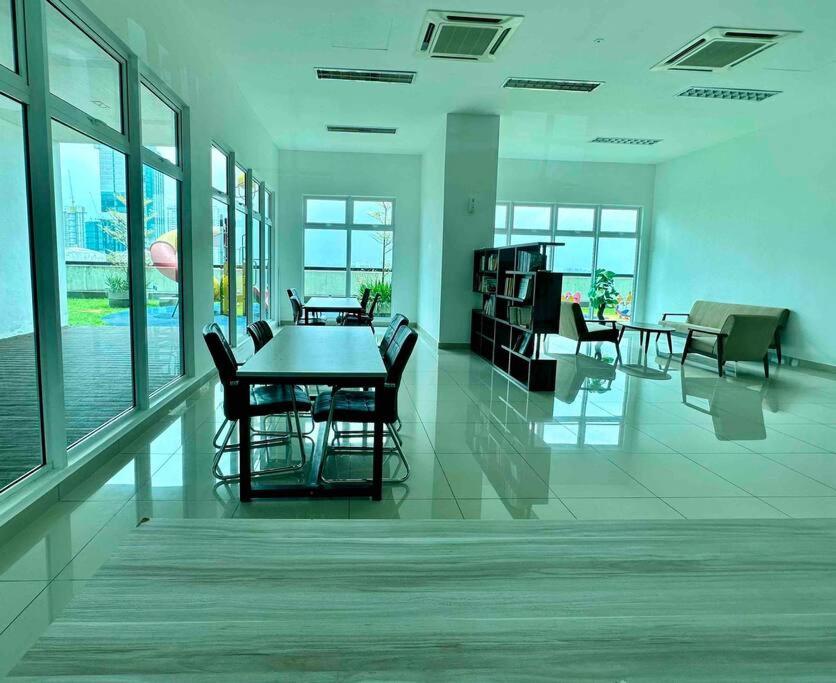 Aesthetic Home Twin Galaxy -2BR- Free Shuttle Bus by Cowidea