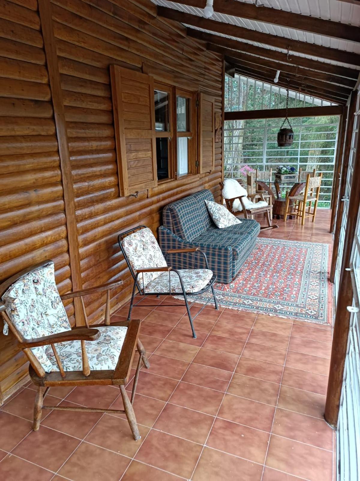 Casa de Campos do Jordao no alto da Vila Inglesa com vista maravilhosa