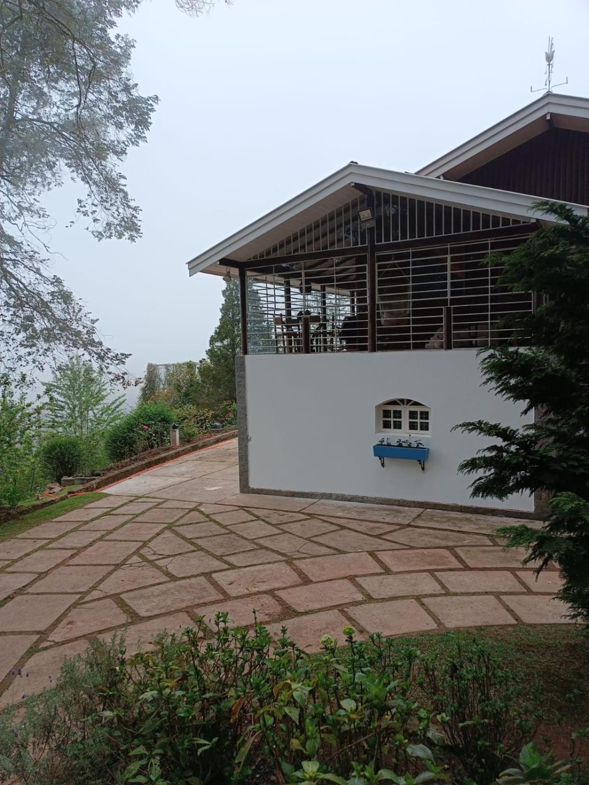 Casa de Campos do Jordao no alto da Vila Inglesa com vista maravilhosa