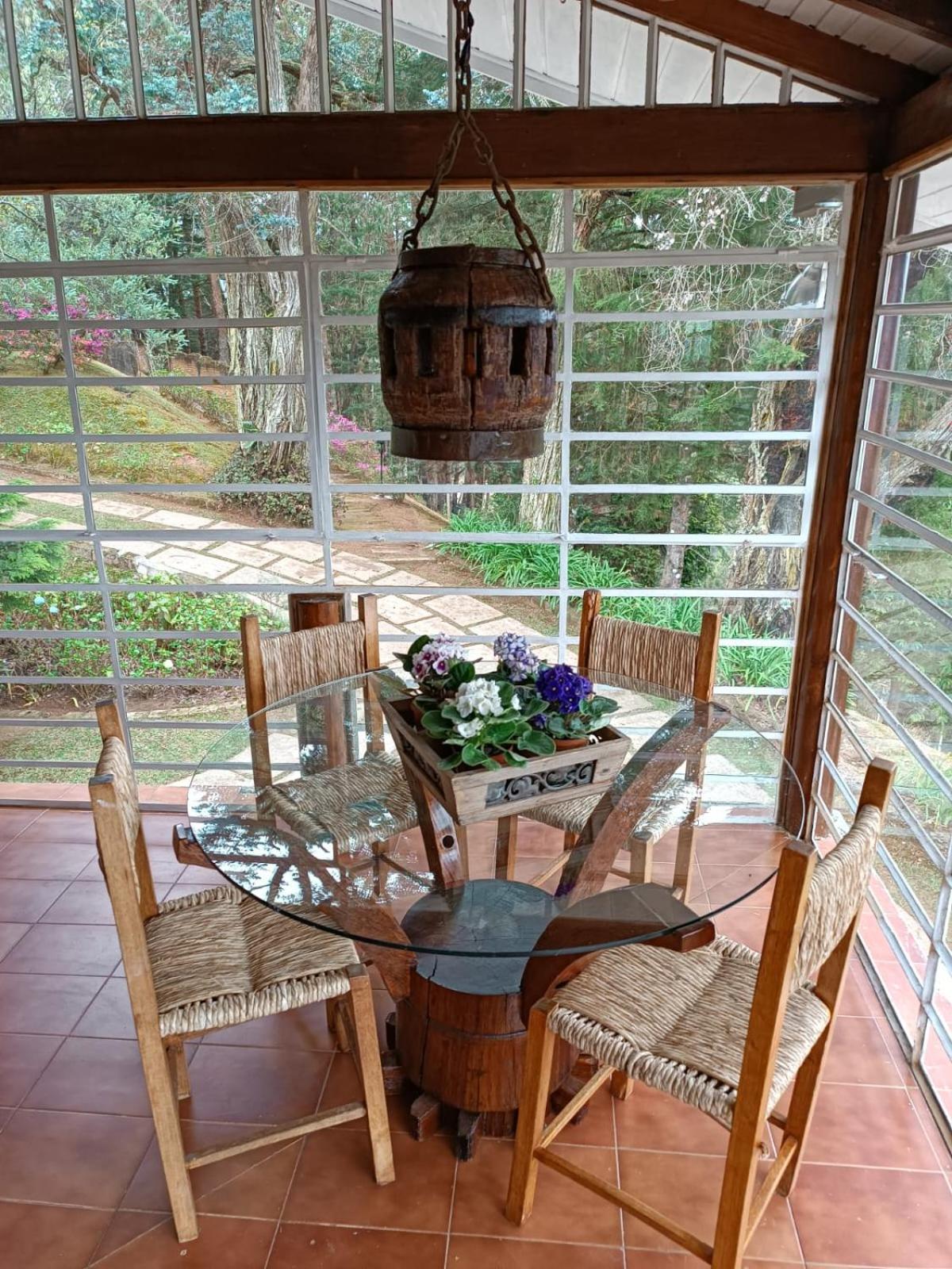 Casa de Campos do Jordao no alto da Vila Inglesa com vista maravilhosa