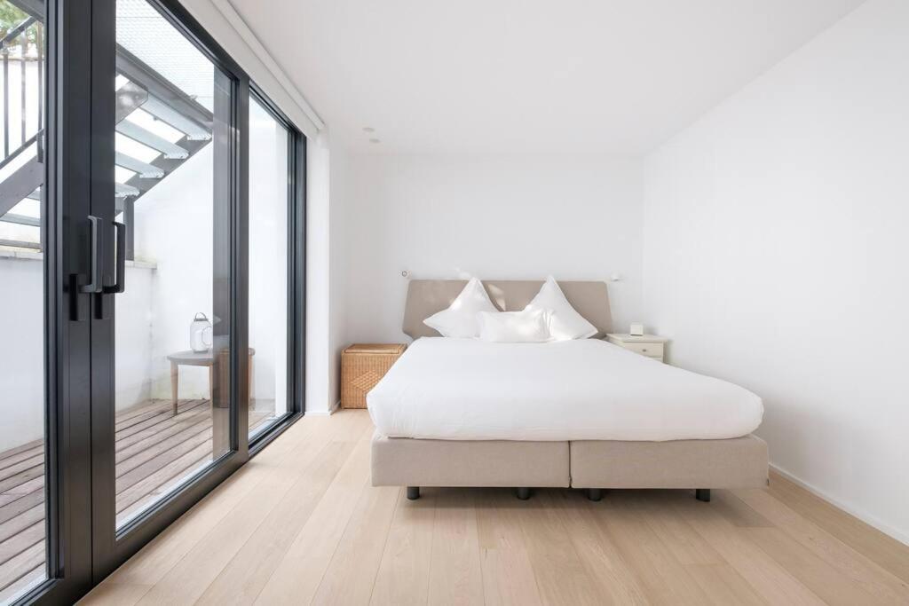 Spacious 1-bedroom duplex in Uccle!
