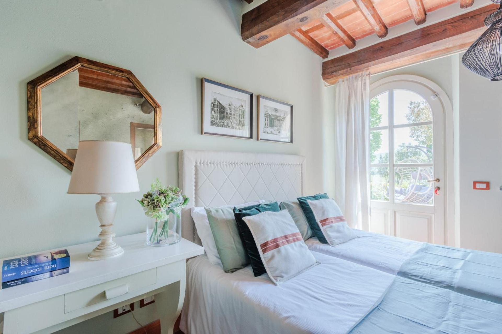 Elisa Farmhouse Apartment in Wine Resort in Lucca