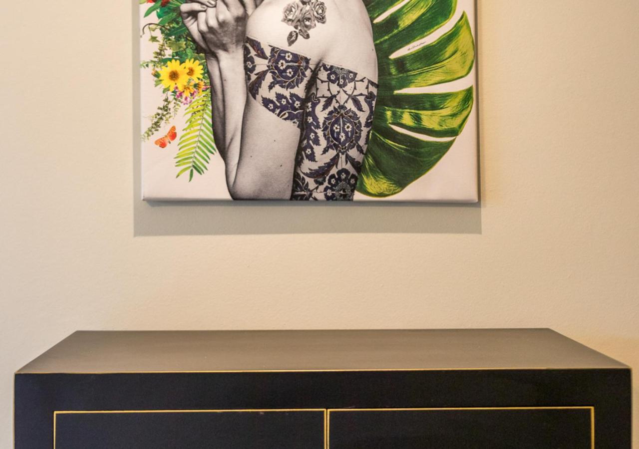 Fashionable Chic Townhouse in D4