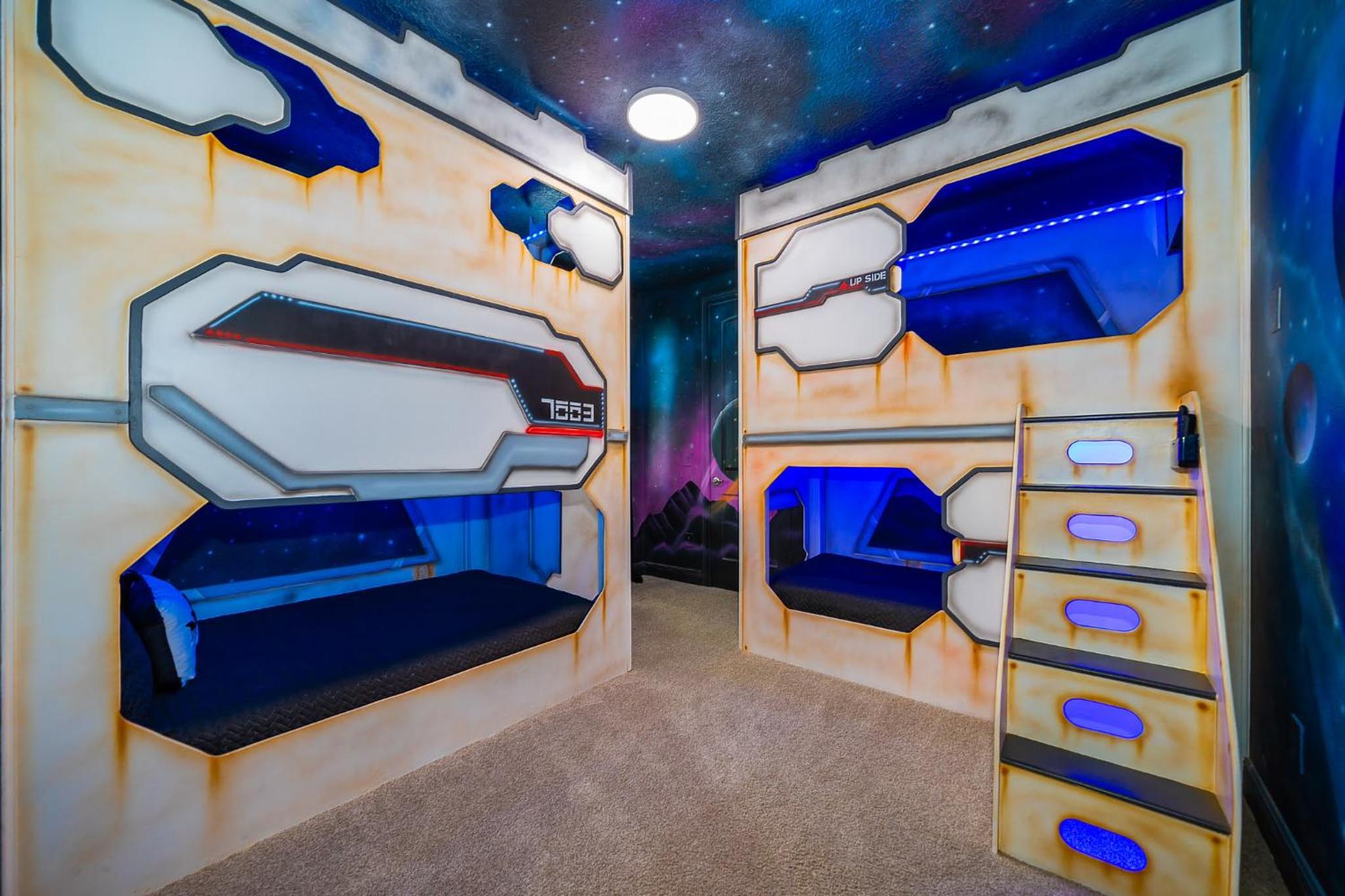 EPIC Disney 10Min Retreat, 8BR Resort Villa and Arcade