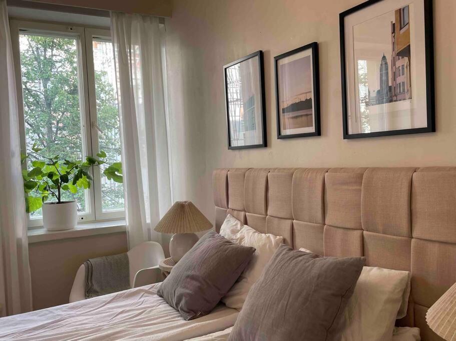 Central lux location, self check-in, ensuite with full kitchen view 5