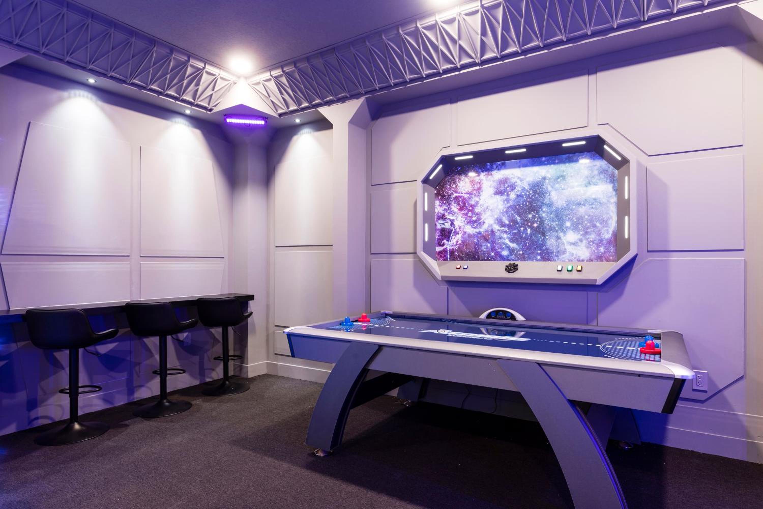 EPIC Disney 10Min Retreat, 8BR Resort Villa and Arcade