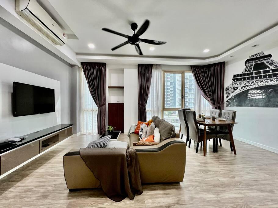 Nearest to Legoland - Comfy Home 4pax 2BR #Cowidea photo 1
