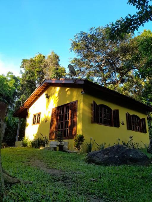 Recanto da Margo 2, casa com acesso a cachoeira até 10 pessoas