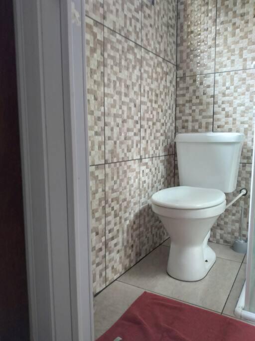 Recanto da Margo 2, casa com acesso a cachoeira até 10 pessoas