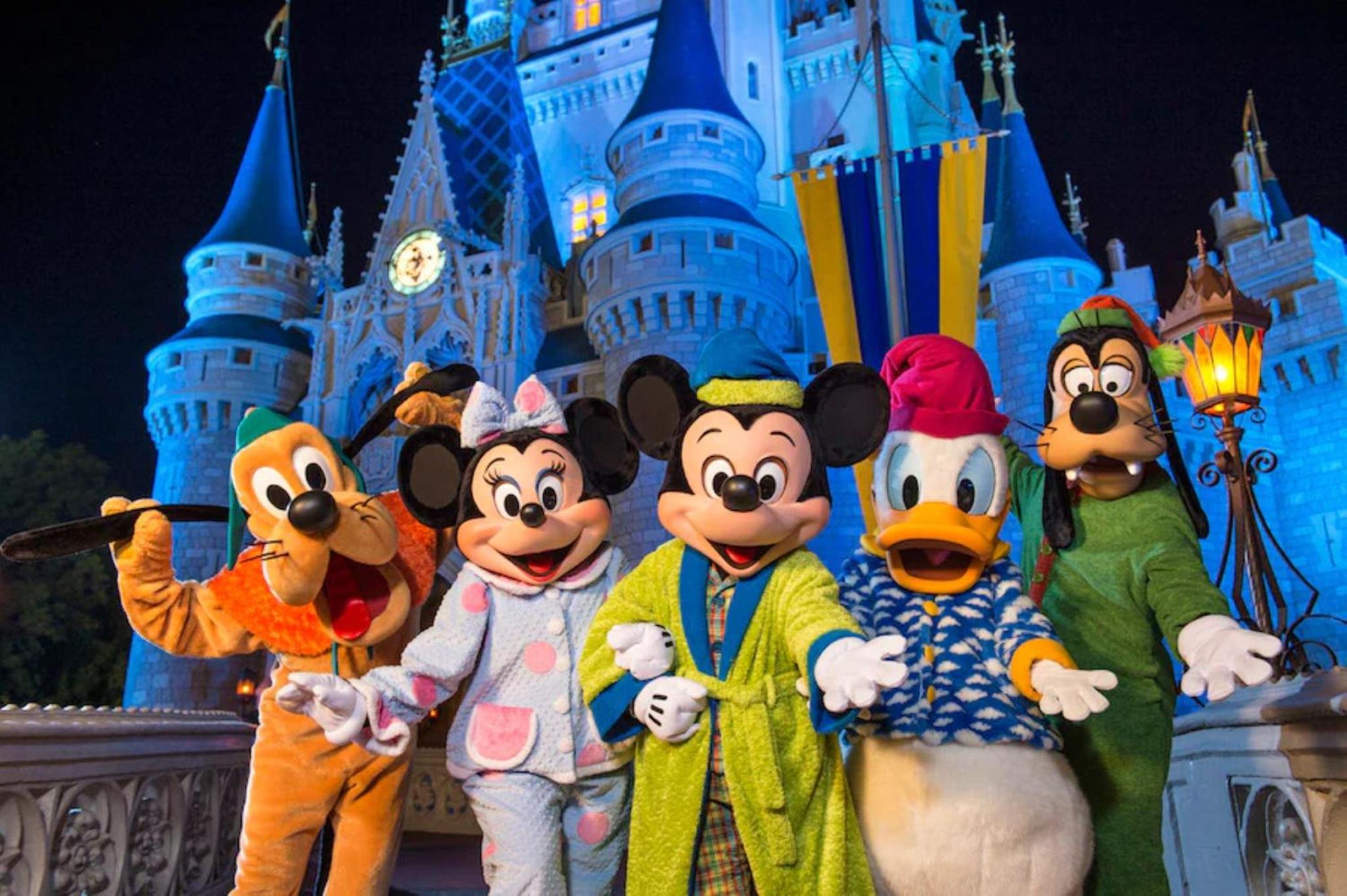 EPIC Disney 10Min Retreat, 8BR Resort Villa and Arcade