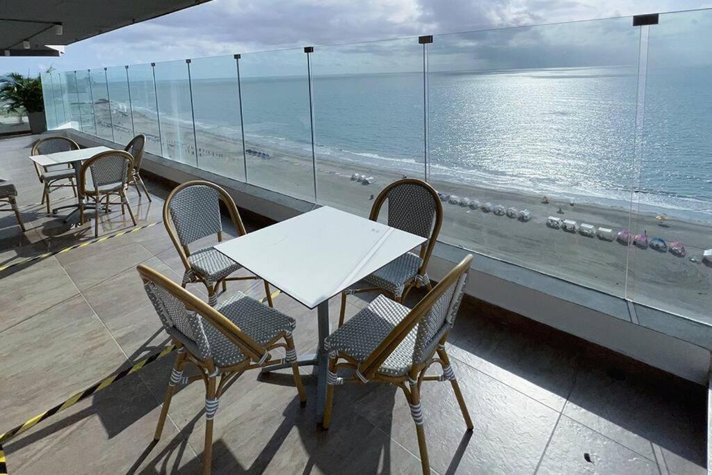 12 personas en Morros apto familiar frente al mar Cartagena 4 hab playa piscina