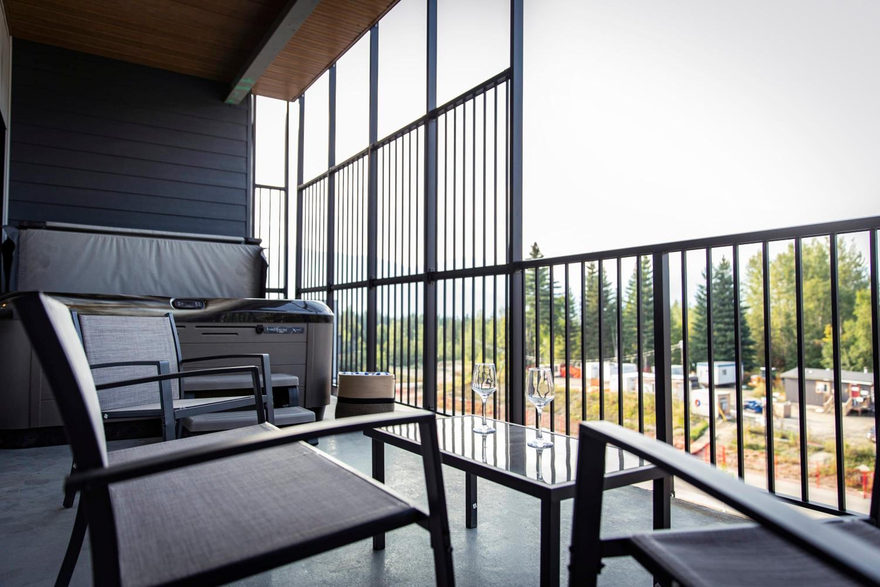 The Three Bear Penthouse - with Hot Tub