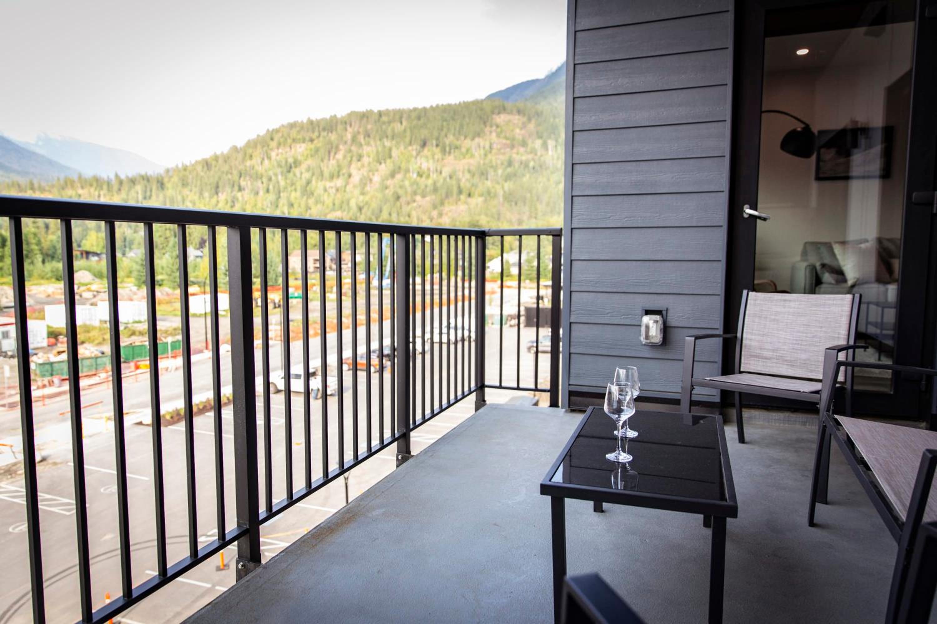 The Three Bear Penthouse - with Hot Tub