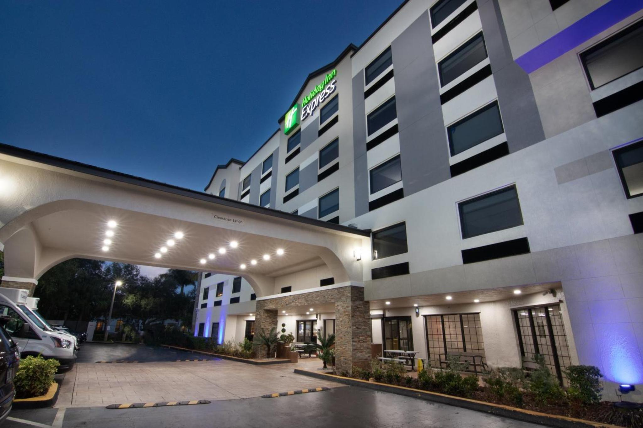 Fort Lauderdale Vacations - Holiday Inn Express and Suites Fort Lauderdale Airport West, an IHG Hotel - Property Image 8