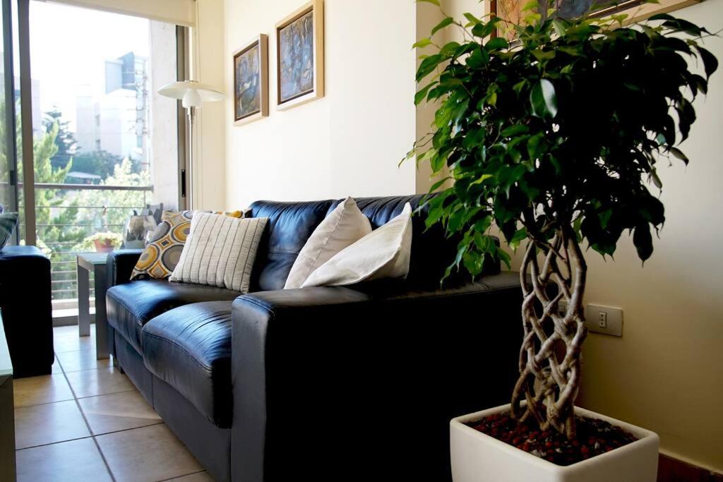 Sleek & Cozy Apartment with Pool & Patio In Abdoun view 3