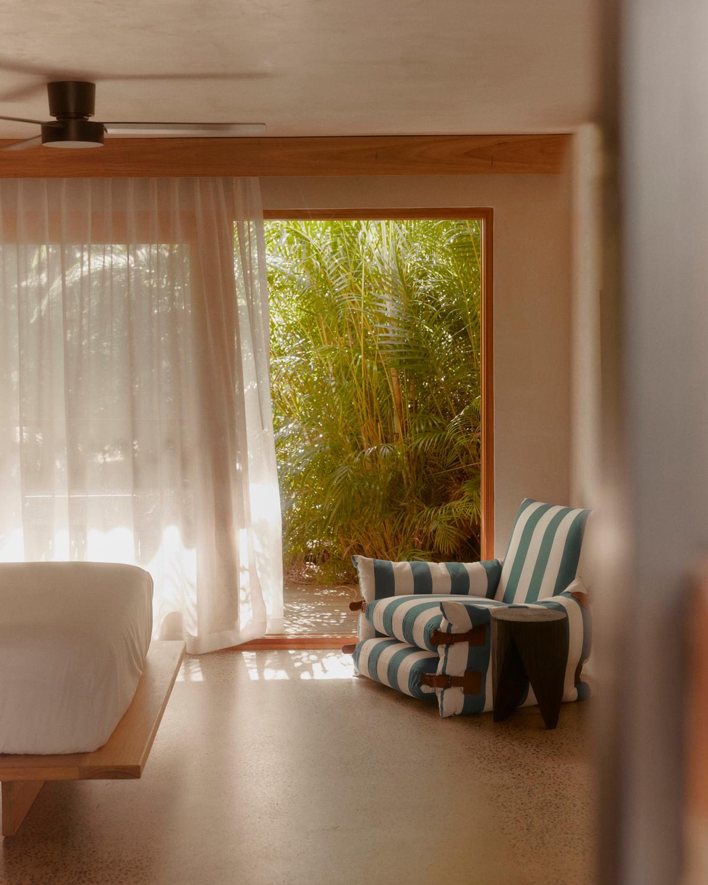 The Sunseeker, Byron Bay
