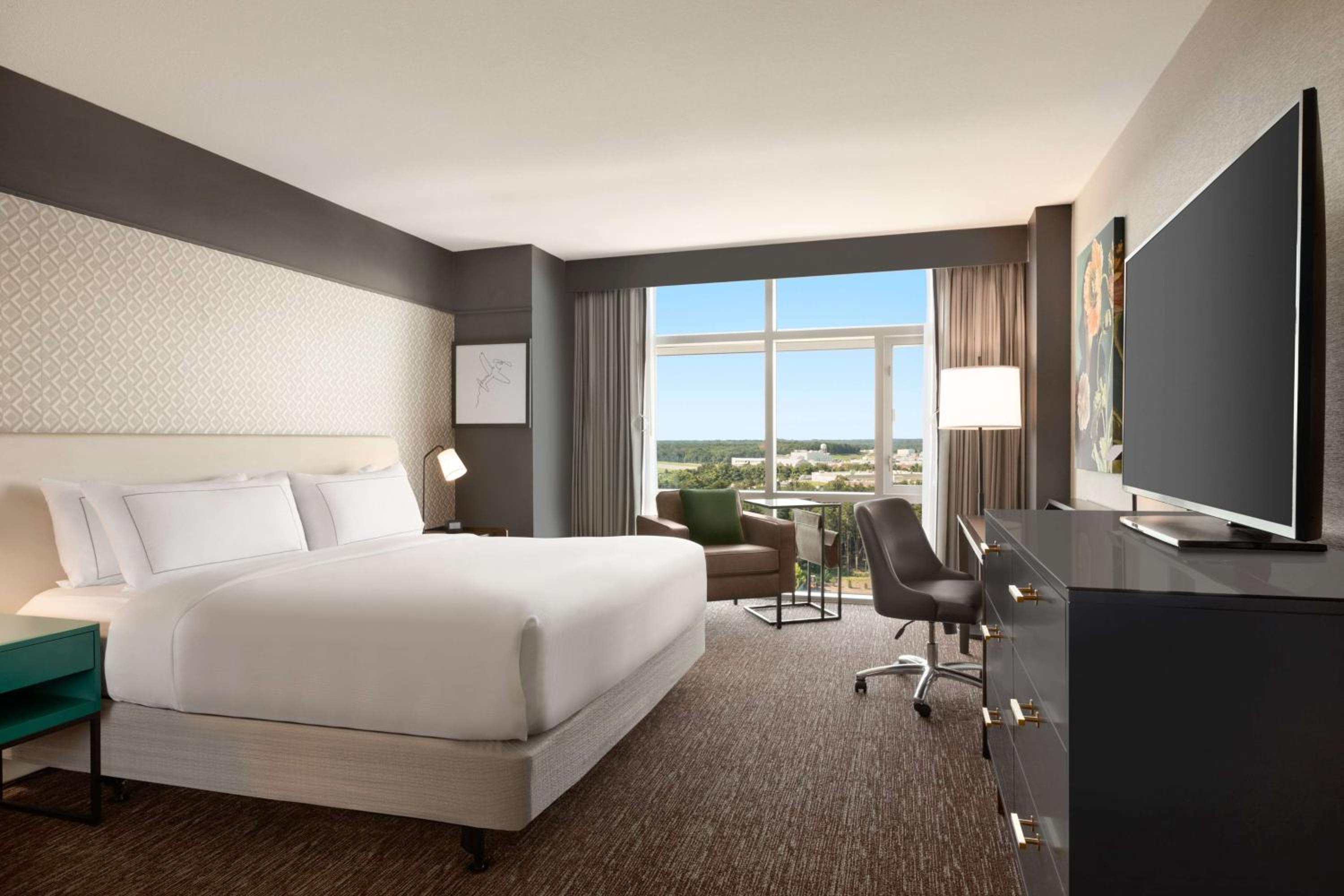Baltimore Vacations - Hilton Baltimore BWI Airport - Property Image 1
