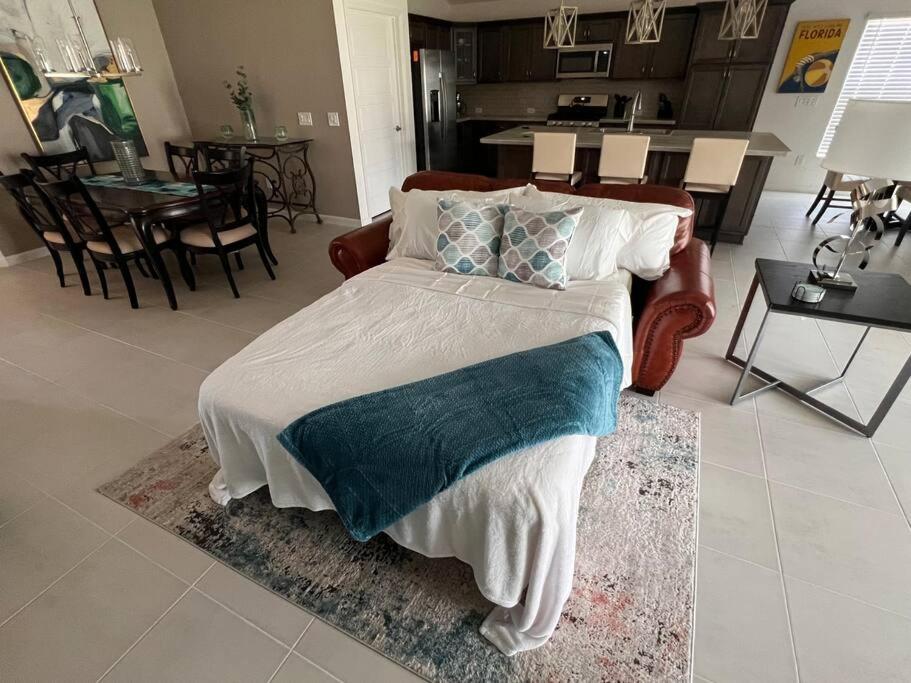 The Villages: Village of Deluna at Marsh Bend view 3