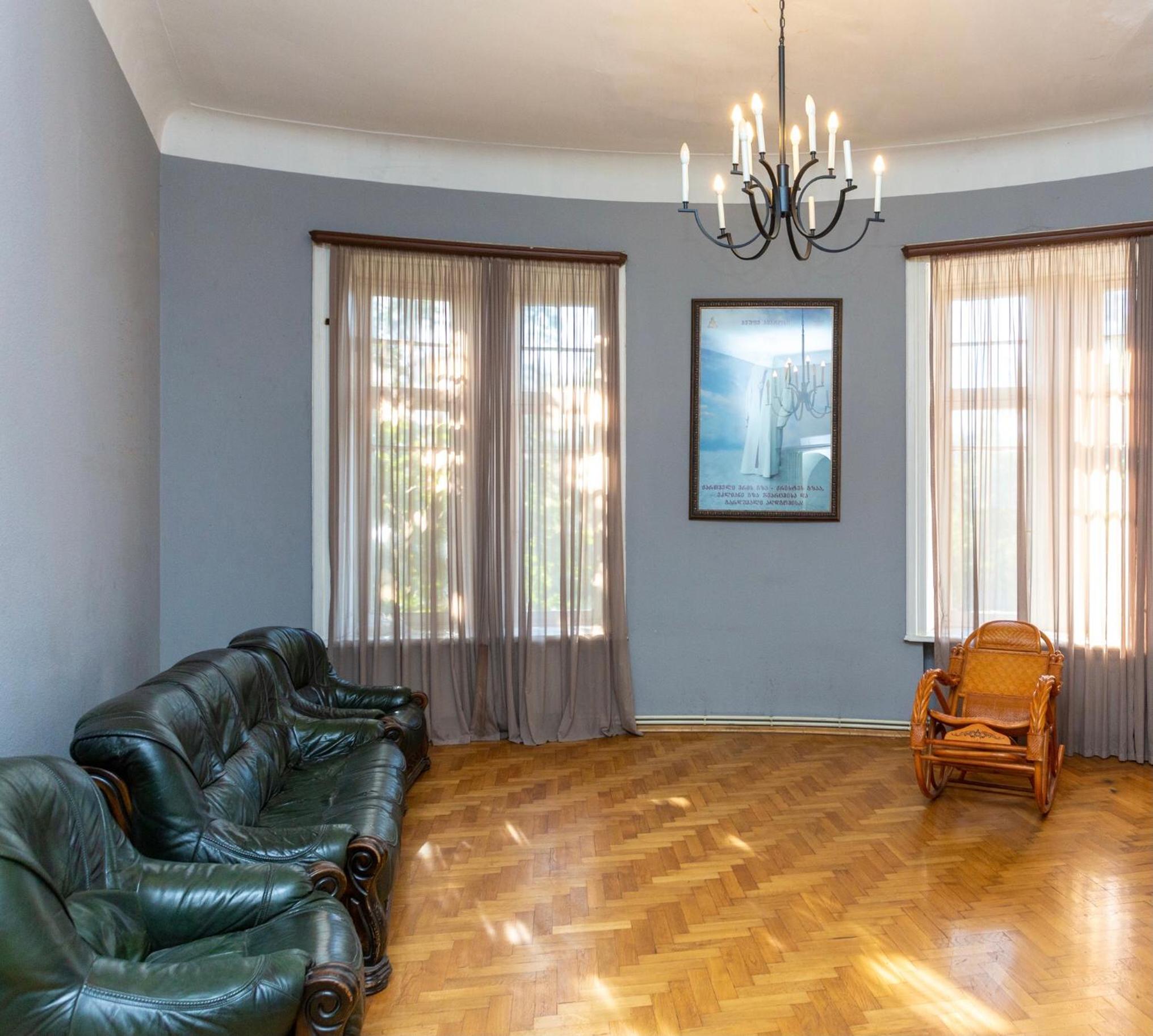 Family Apartment In 1 Century Building