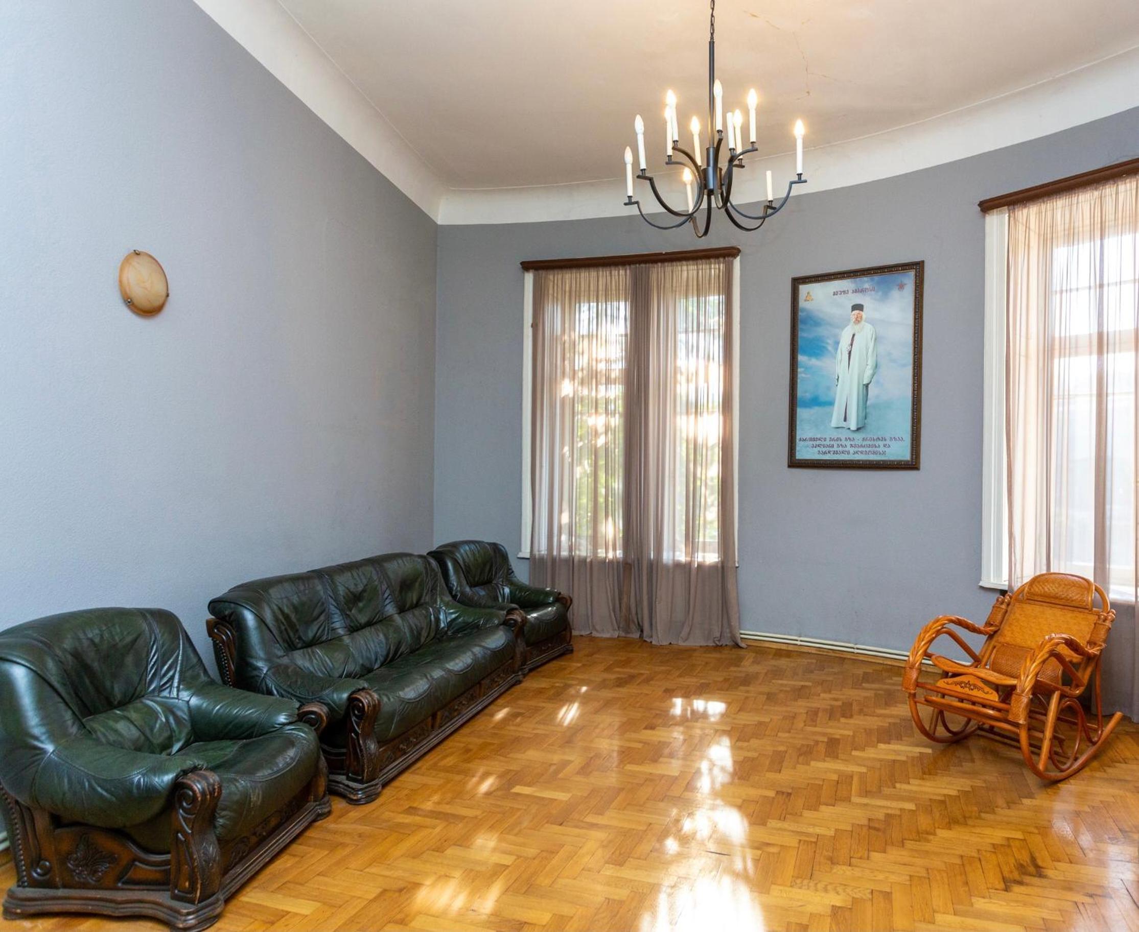 Family Apartment In 1 Century Building