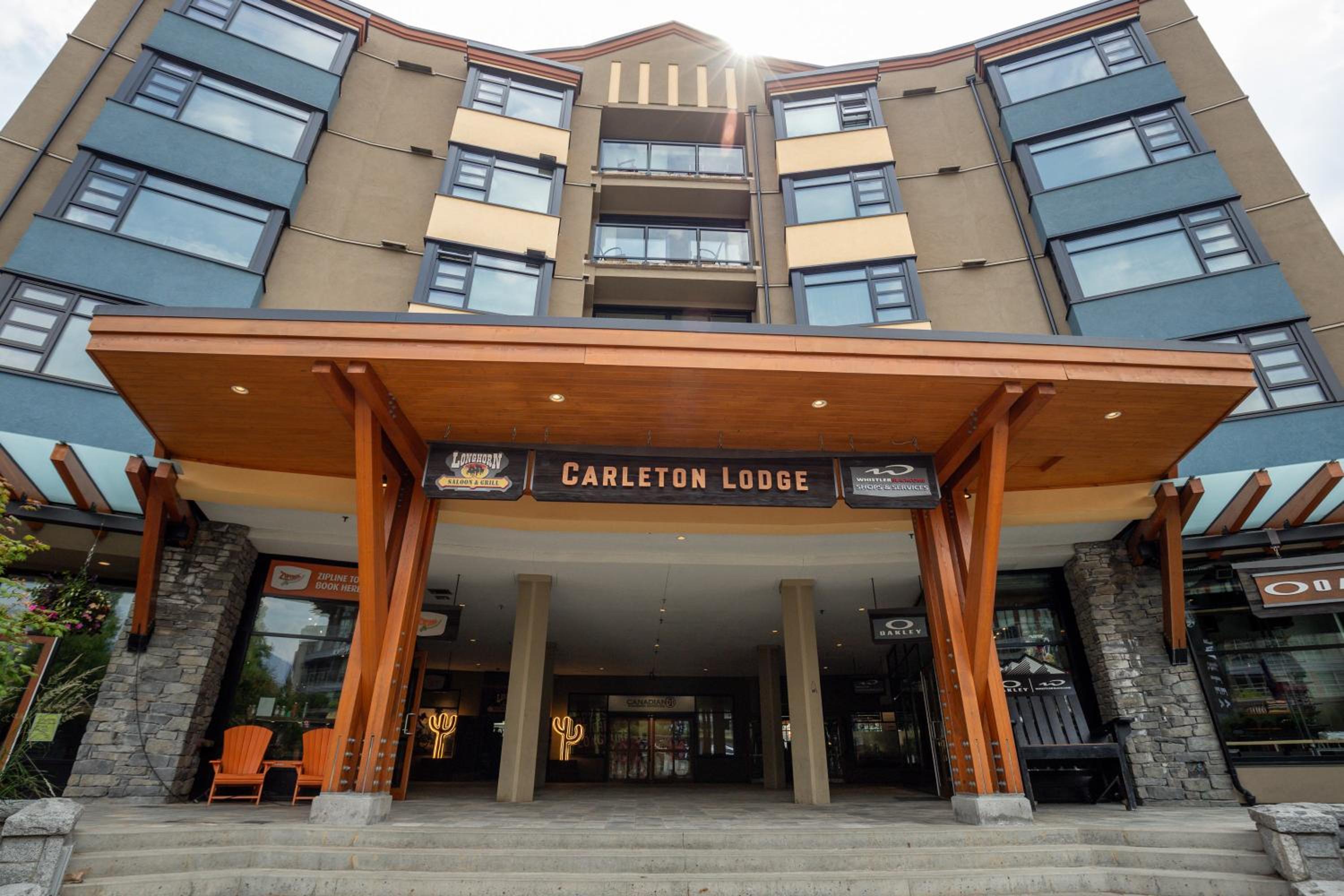 1BR in Carleton Lodge, Unbeatable Mountain Base Location, Ski In, Ski Out, Free Parking