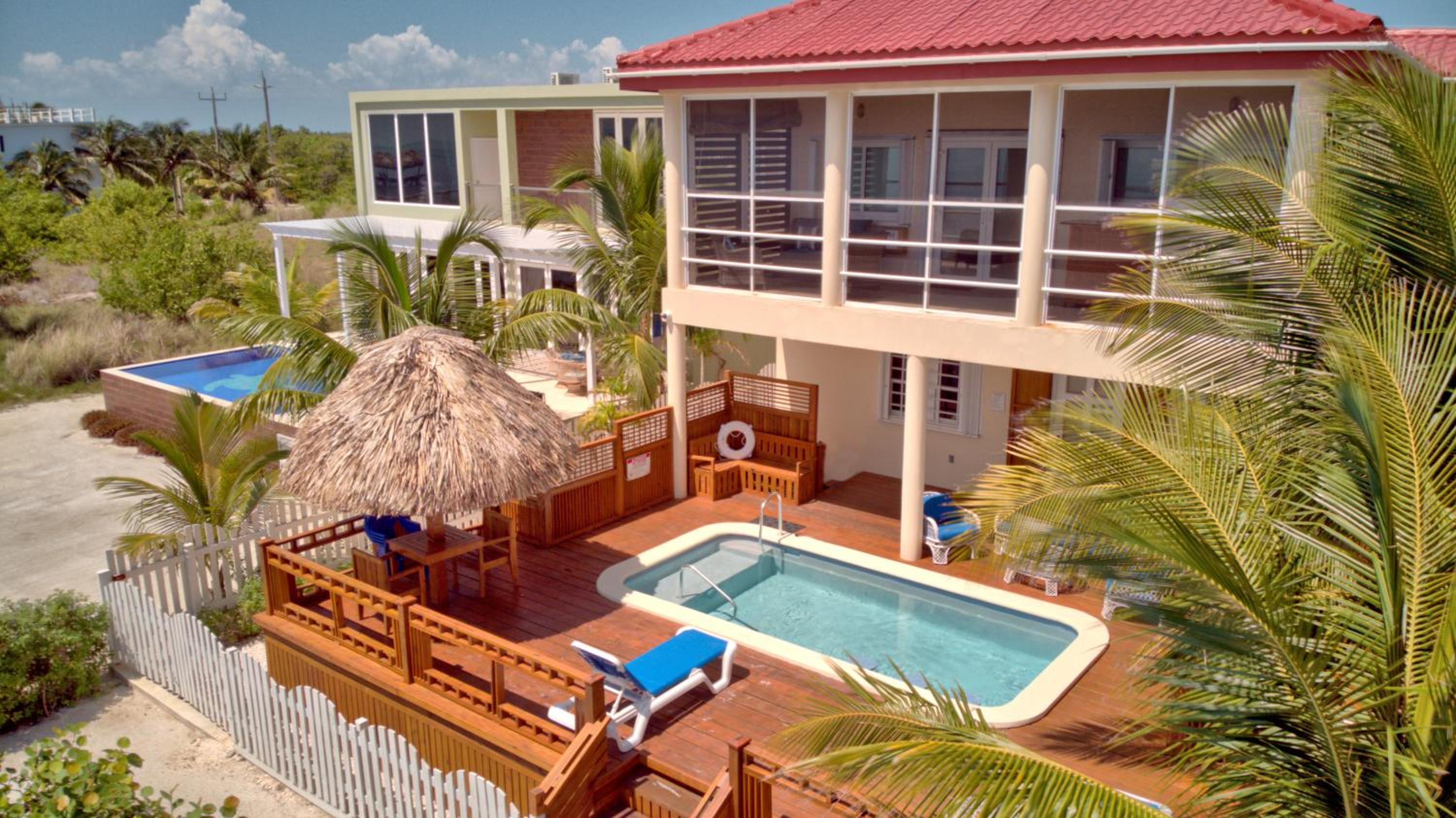 La Perla Azul Beach House with Pool
